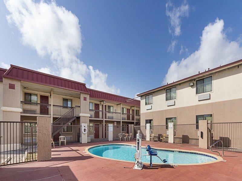 Super 8 By Wyndham New Braunfels I-35 Hotell Eksteriør bilde
