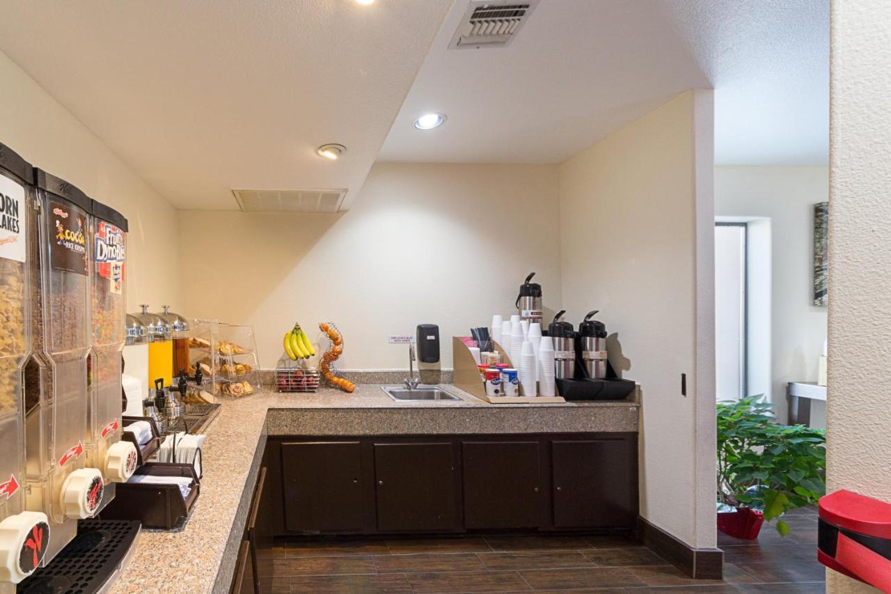 Super 8 By Wyndham New Braunfels I-35 Hotell Eksteriør bilde