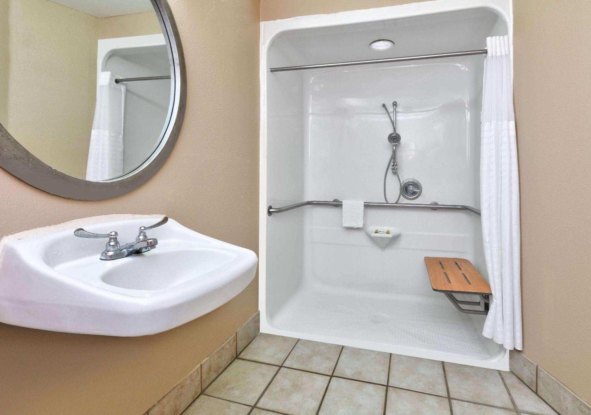 Super 8 By Wyndham New Braunfels I-35 Hotell Eksteriør bilde