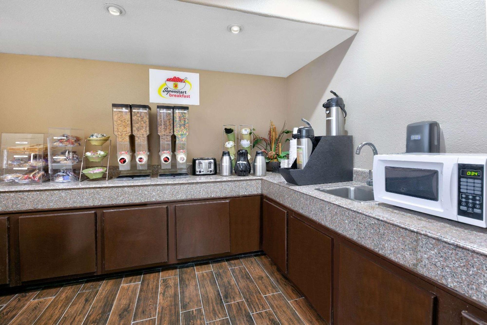 Super 8 By Wyndham New Braunfels I-35 Hotell Eksteriør bilde