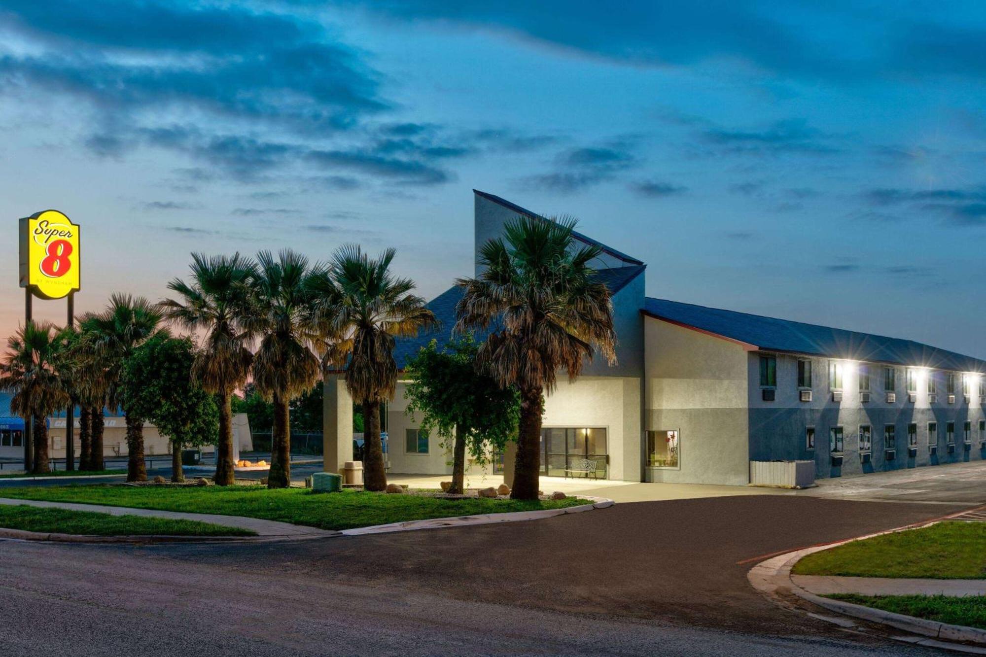 Super 8 By Wyndham New Braunfels I-35 Hotell Eksteriør bilde