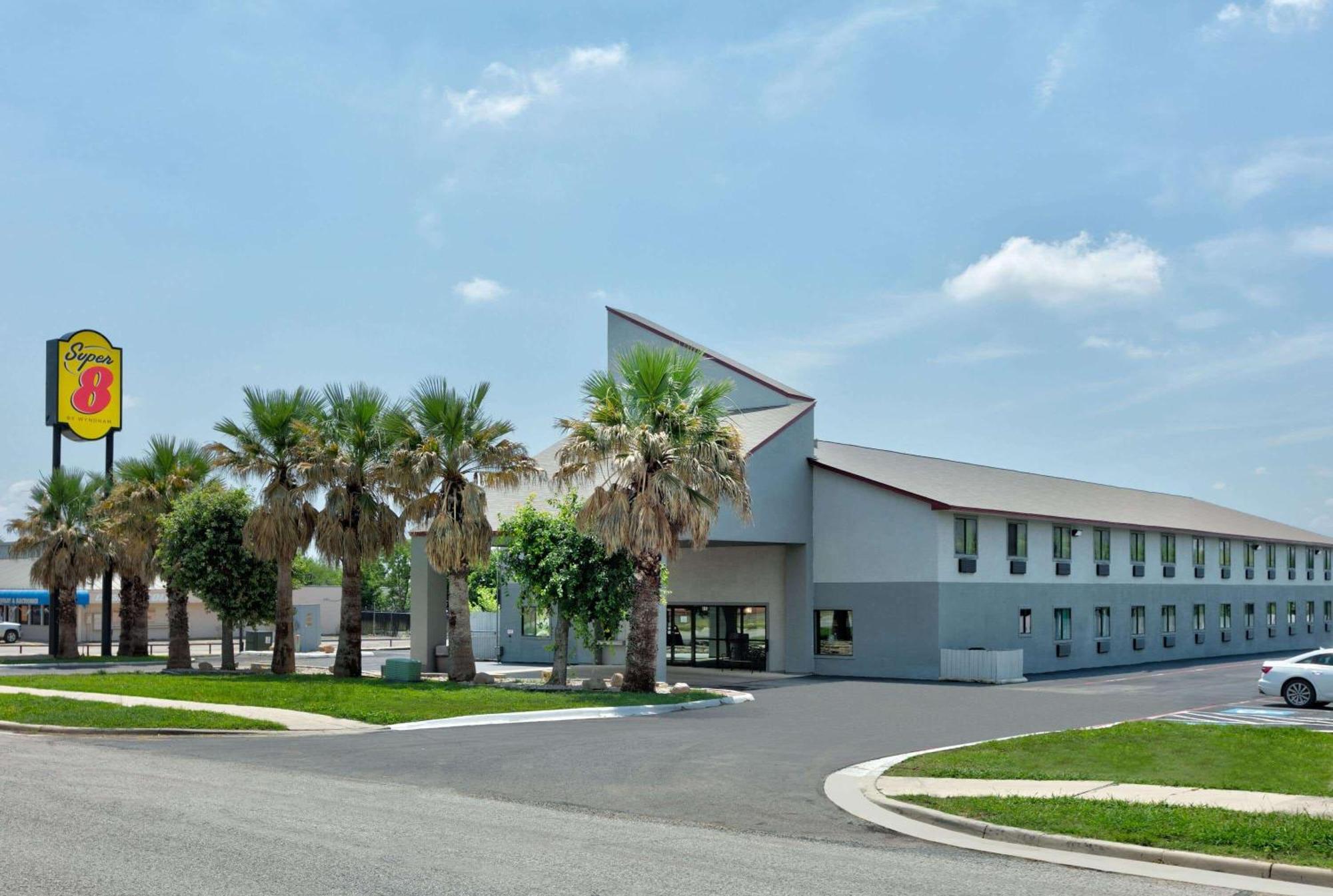 Super 8 By Wyndham New Braunfels I-35 Hotell Eksteriør bilde