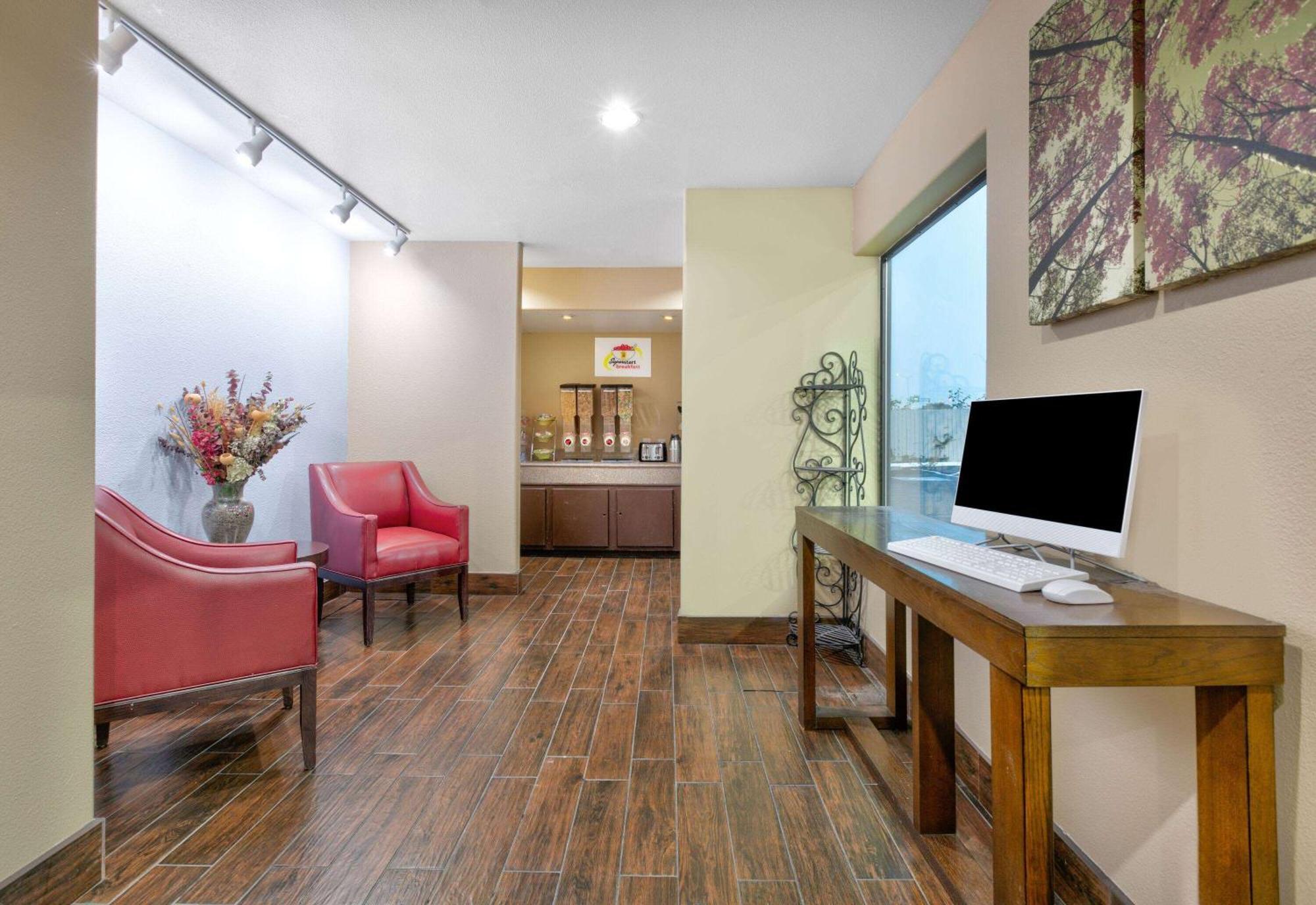 Super 8 By Wyndham New Braunfels I-35 Hotell Eksteriør bilde